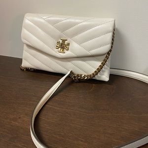 Tory Burch crossbody. Off white. Gold hardware. Never used.